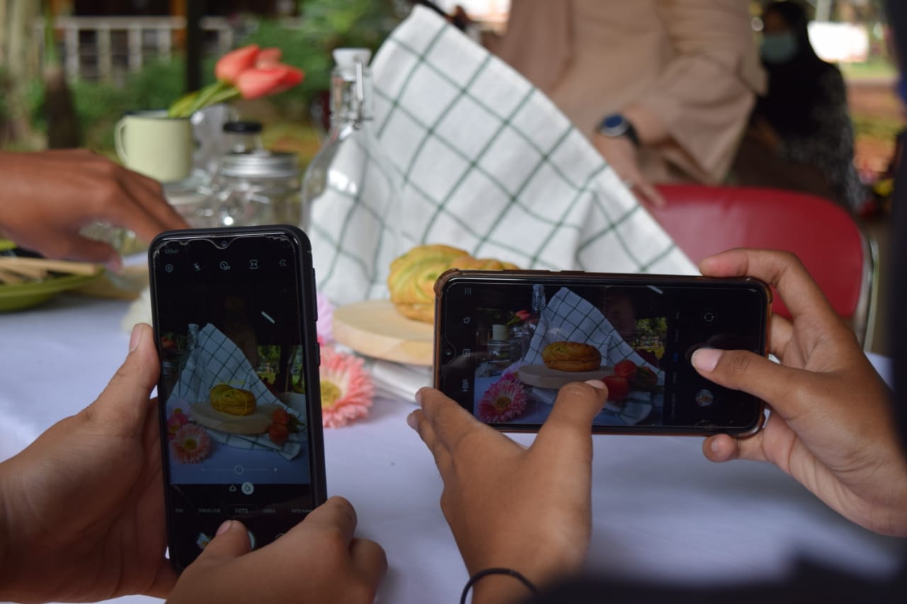 Gelar Workshop Digital Marketing dan Fotografi Produk, Relawan Azizah Ruhama Komitmen Ciptakan 10.000 Wirausaha