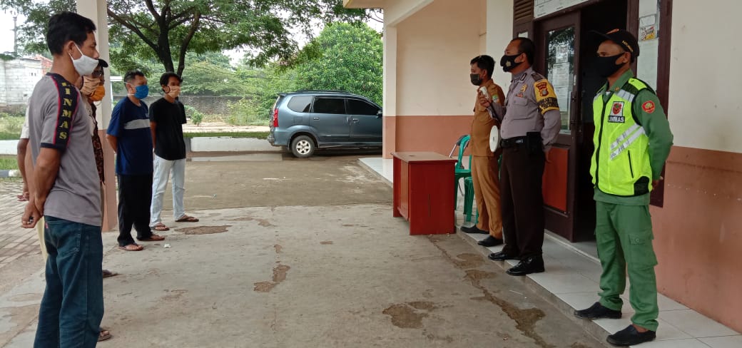 Jelang Pilkades Petugas Lakukan Woro – Woro Dan Himbauan Prokes