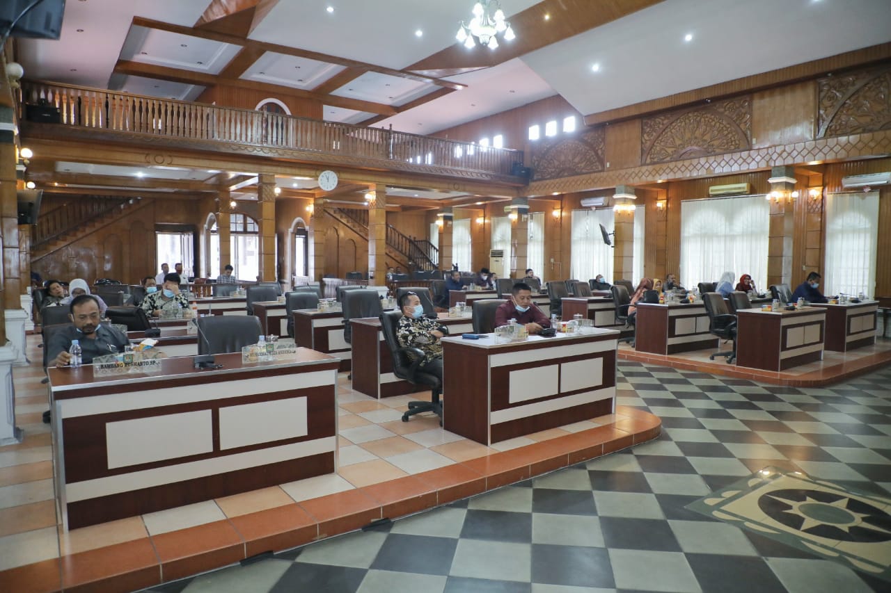 Berikan Nota jawaban Pjs Bupati Asahan Atas Pandangan Umum Fraksi-Fraksi DPRD