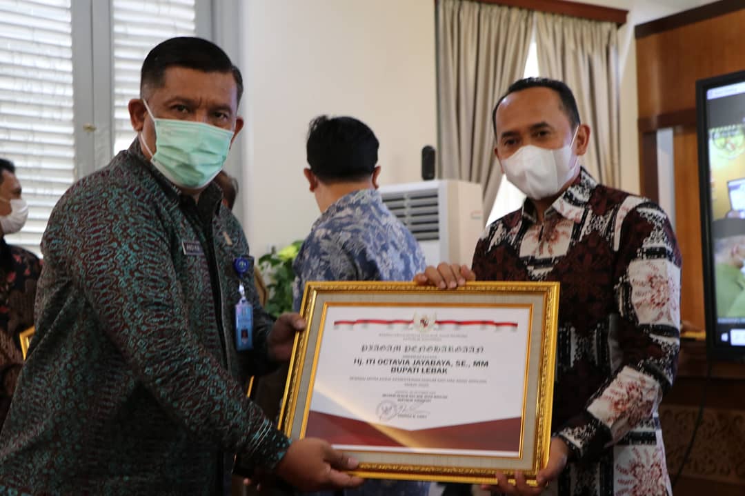 Lebak Dianugerahi Dua Penghargaan Sekaligus Dari Kemenhukam RI