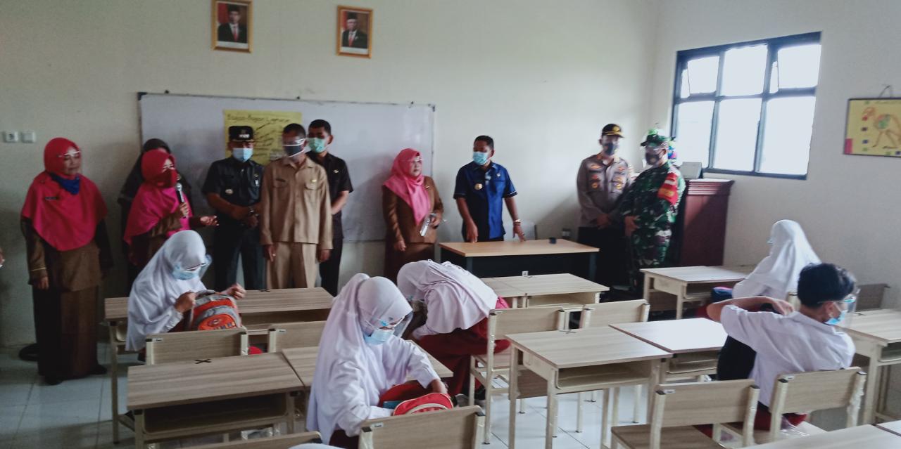 Bupati Bekasi Gelar Simulasi Belajar Tatap Muka di Dua Sekolah