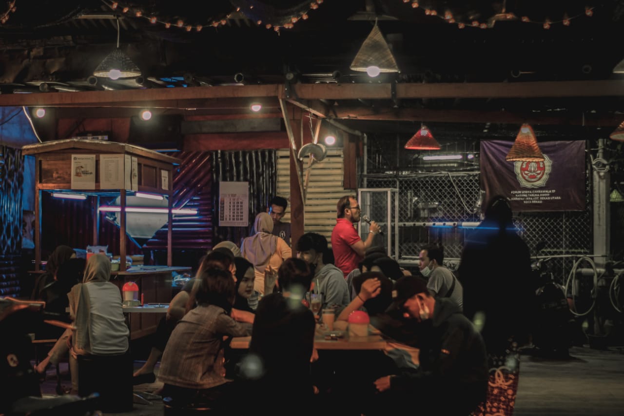 Kembangkan Usaha Ekonomi, Karang Taruna RW017 Dirikan Angkringan Terserah