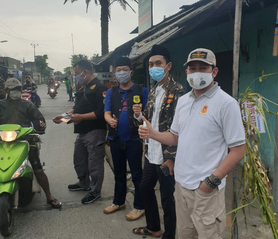 Cegah Penyebaran Virus, WN 88 Bekasi Raya Bersama Banser dan GMBI Berbagi 3000 Masker