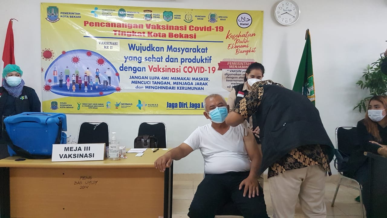 Walikota Bekasi Jalani Vaksin Sinovac Tahap II