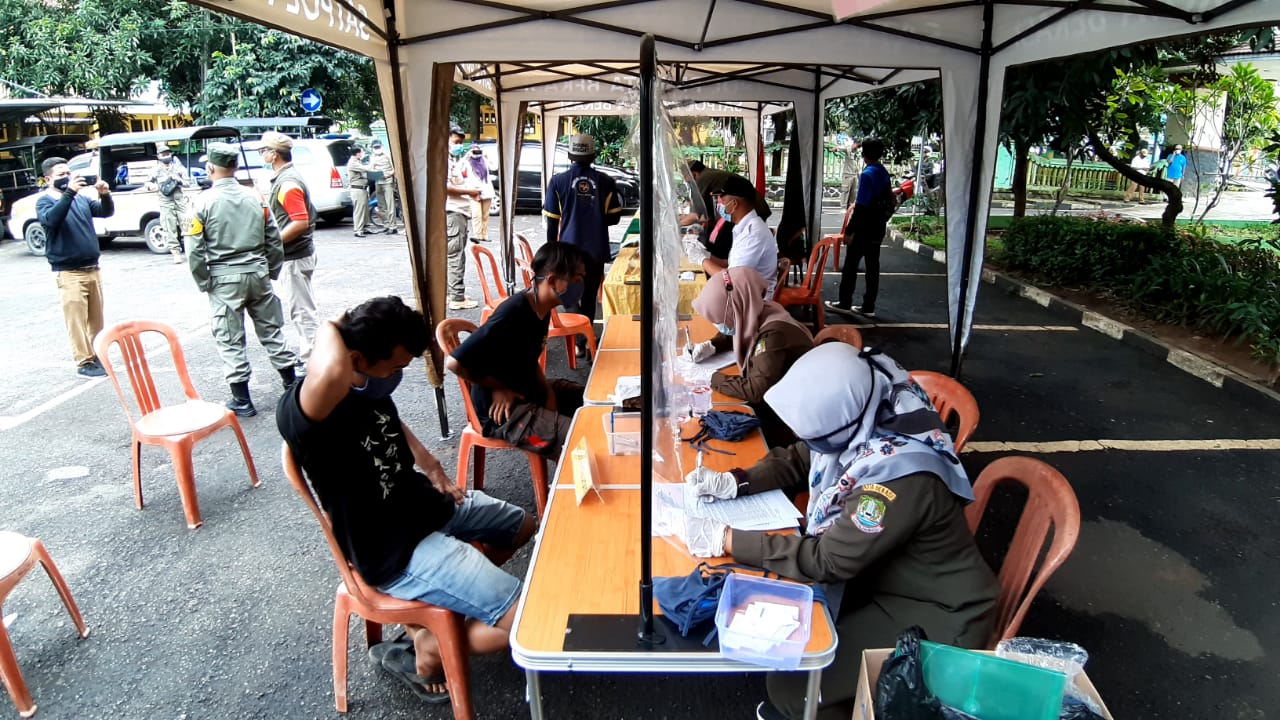 100 Pelanggar Terjaring Pada Operasi Yustisi Pada Masa PPKM Di Wilayah Mustika Jaya Dan Bekasi Timur