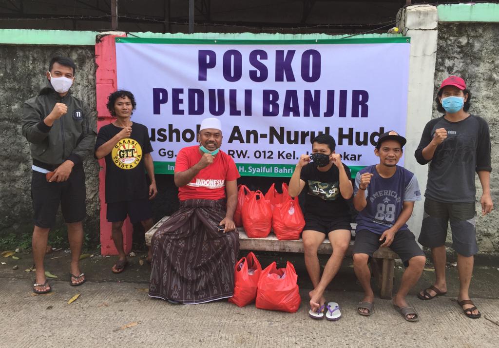 Peduli Sesama, H.Syaiful Bahri Buka Posko dan Bagikan Makanan Siap Saji