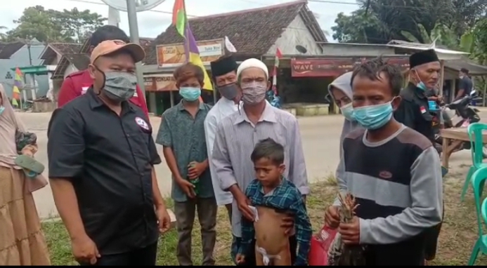 Kerjasama dengan PPNI Lebak, Korcam Ormas Jarum Banjarsari Gelar Khitanan Massal dan Santunan