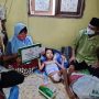 Baznas Bersama Dinsos Kabupaten Bekasi Kunjungi Anak Korban Luka Bakar