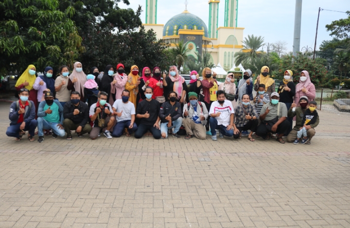 Komunitas Facebook Info Warga Bekasi Gelar Gerakan Sedekah Subuh