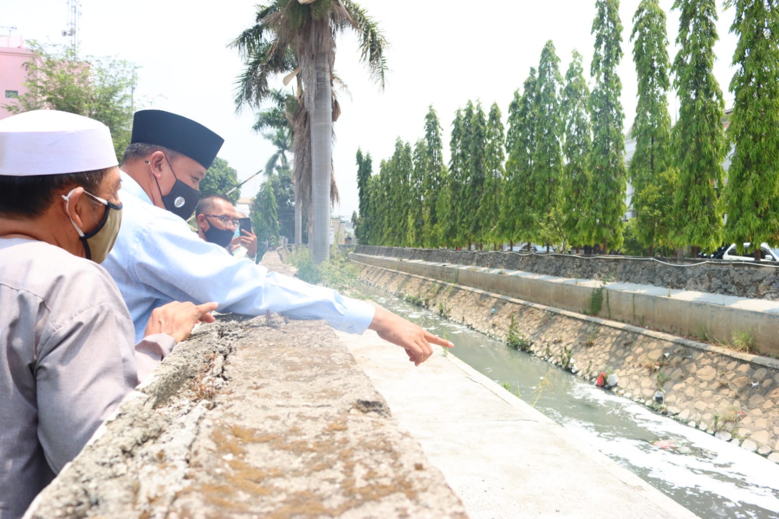 Wakil Walikota Bekasi Tinjau Pompa Air Warga Pejuang Medan Satria