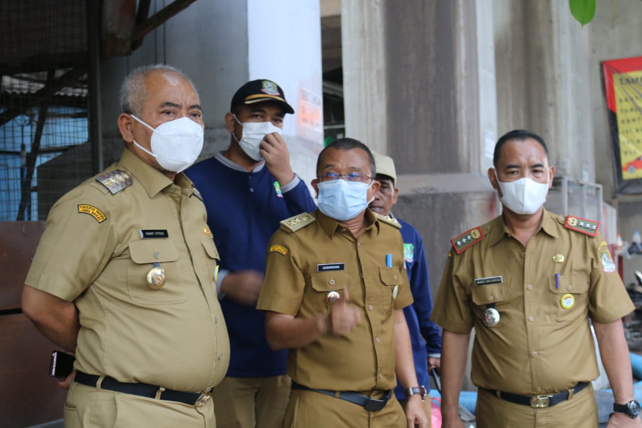 Permohonan Warga Bintara Dalam Antisipasi Banjir, Wali Kota Sidak Pintu Air Dan Inlet Serta Manhole Aliran Sungai Bong Menuju BKT