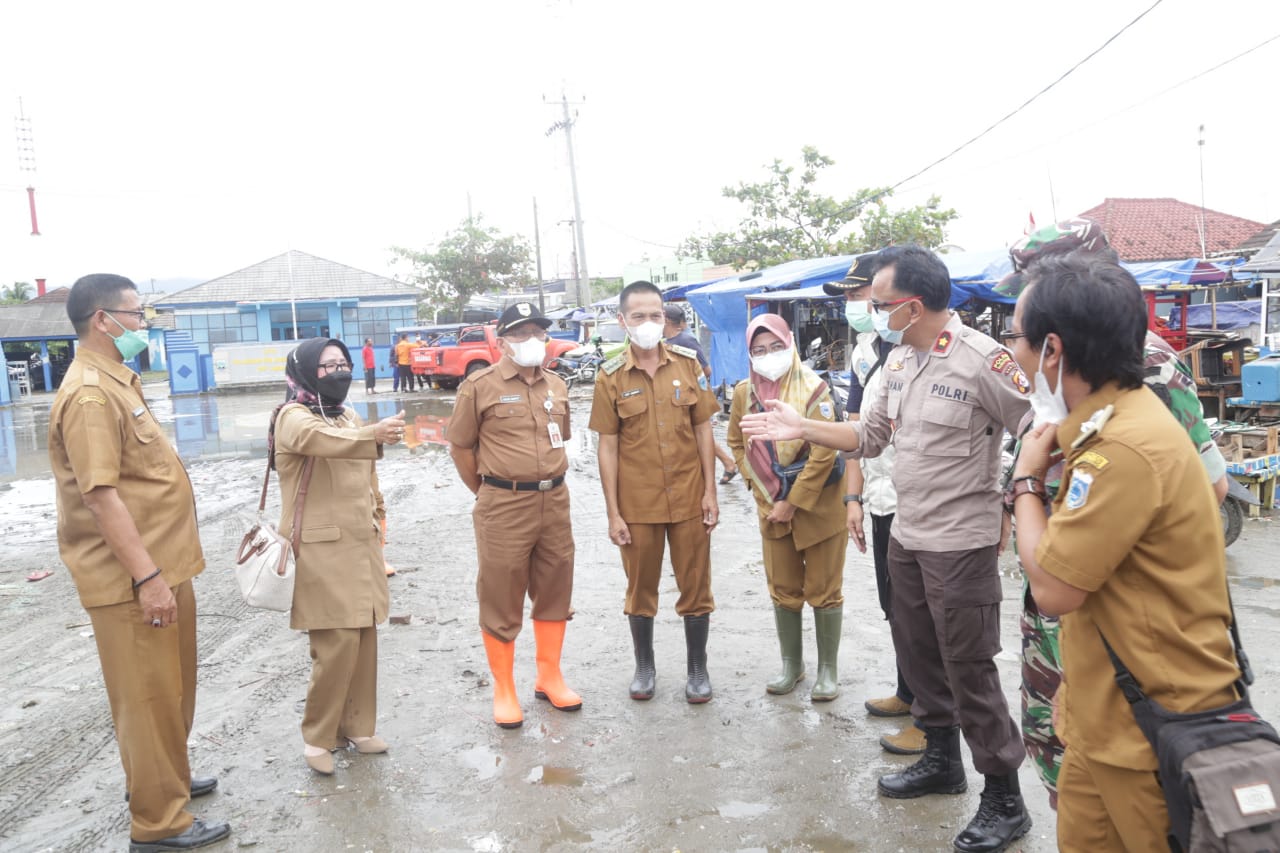 Tangani Dampak Banjir Rob, Pemkab Pandeglang Turunkan Tim Gabungan