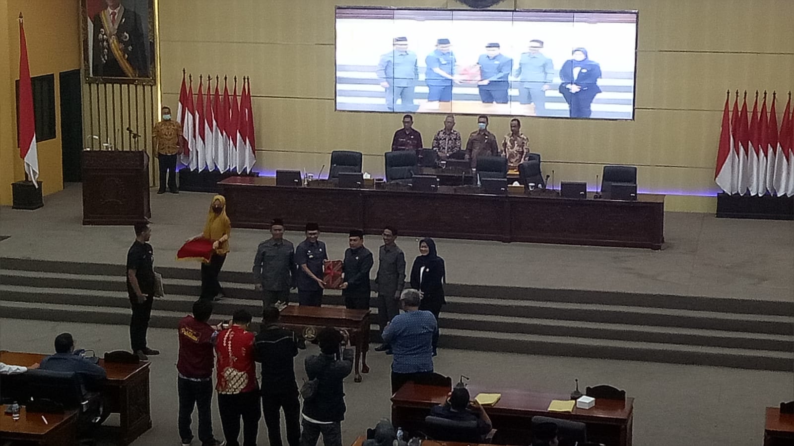 Perubahan APBD TA 2022 disetujui, Pj Bupati Bekasi Ucapkan Terima Kasih Lewat Pantun