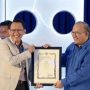 Pj Bupati Bekasi Raih Penghargaan Tokoh Literasi Digital 2022