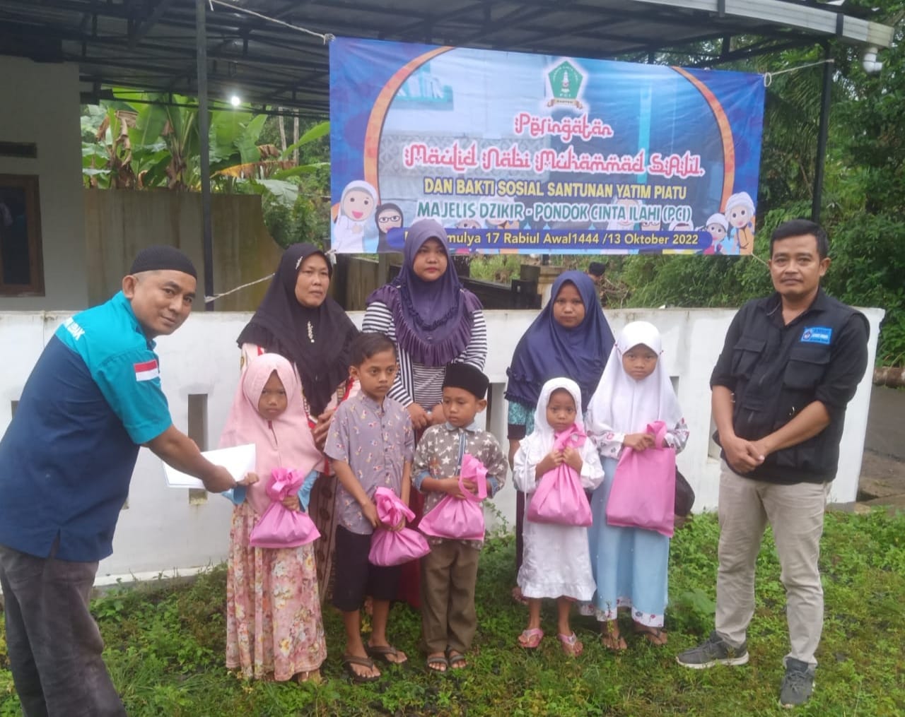 PWI Lebak Bagikan Telur Ayam Bagi Keluarga Rawan Stunting