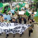 Ratusan Guru Anggota PGMI Geruduk Kantor Gubernur Banten, Tuntut Insentif