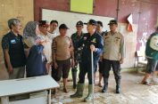 Pj Bupati Bekasi Kunjungi Sekolah Terdampak Banjir