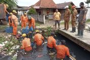 DLH Kabupaten Bekasi Tancap Gas Penanganan Sampah di Saluran Air