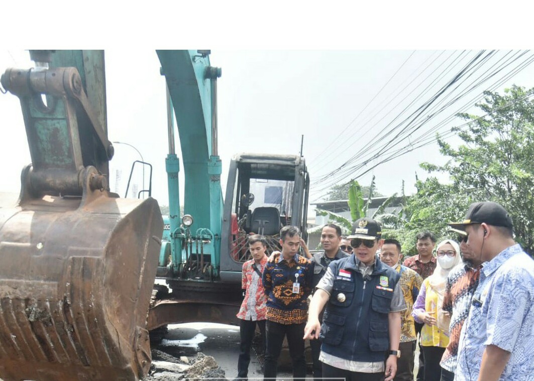 Jelang Mudik Lebaran 2023, Pemkab Bekasi Perbaikan Jalan Inspeksi Kalimalang
