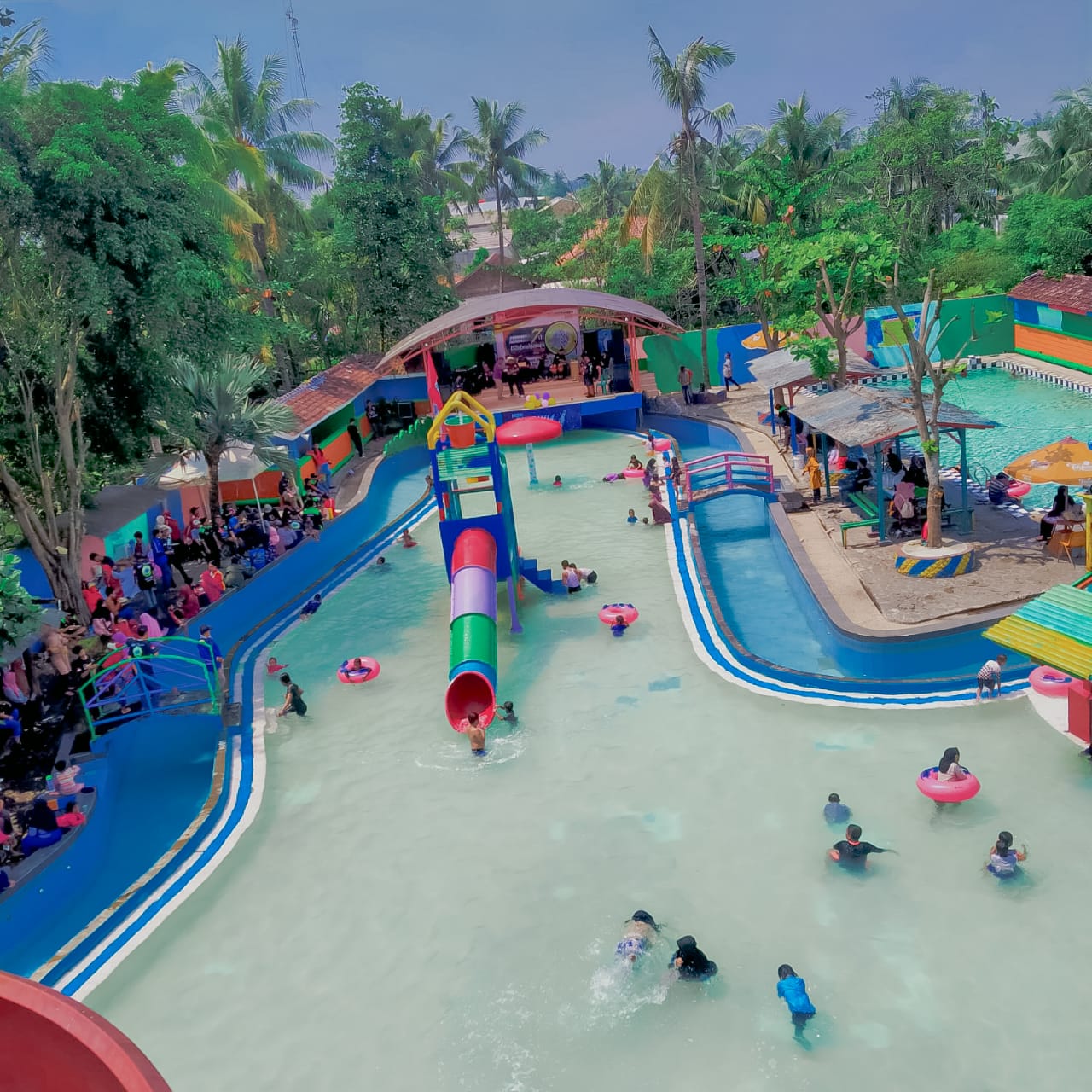 Kolam Renang New Dion Waterboom Murah Meriah dan Segar Di Bekasi