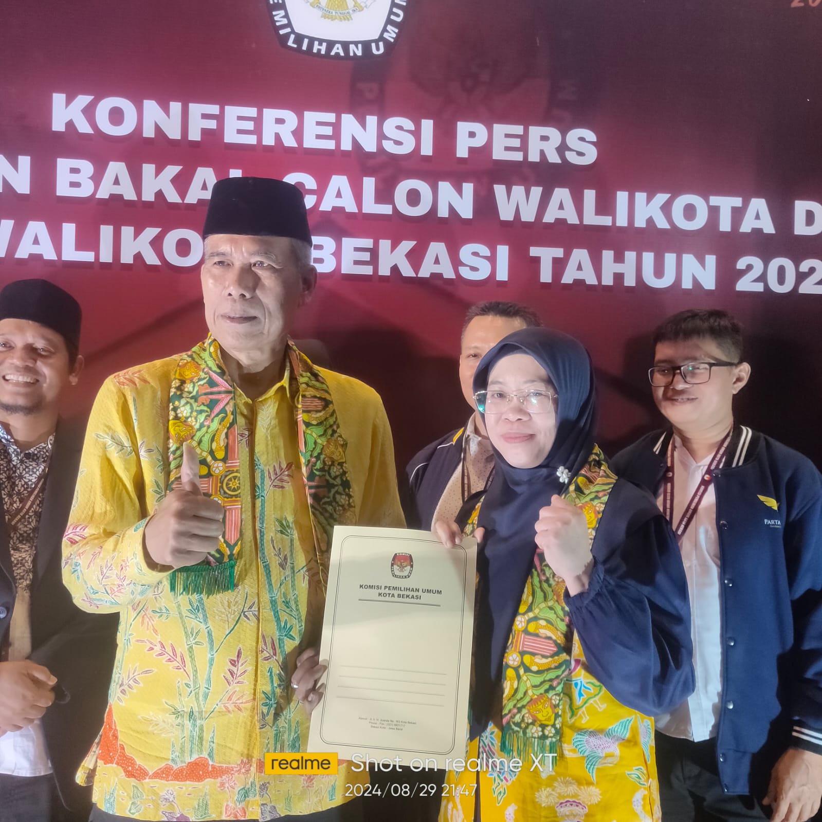 Uu-Nurul Resmi Daftar Calon Wali Kota dan Wakil Wali Kota di KPU Kota Bekasi