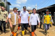 Dampingi Wapres Gibran, Wali Kota Bekasi Pastikan Pelayanan Terbaik Untuk Warga Pasca Banjir.