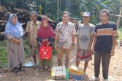 Rumah Lansia di Cibadak Ambruk, Anggota DPRD Provinsi Banten Berikan Bantuan