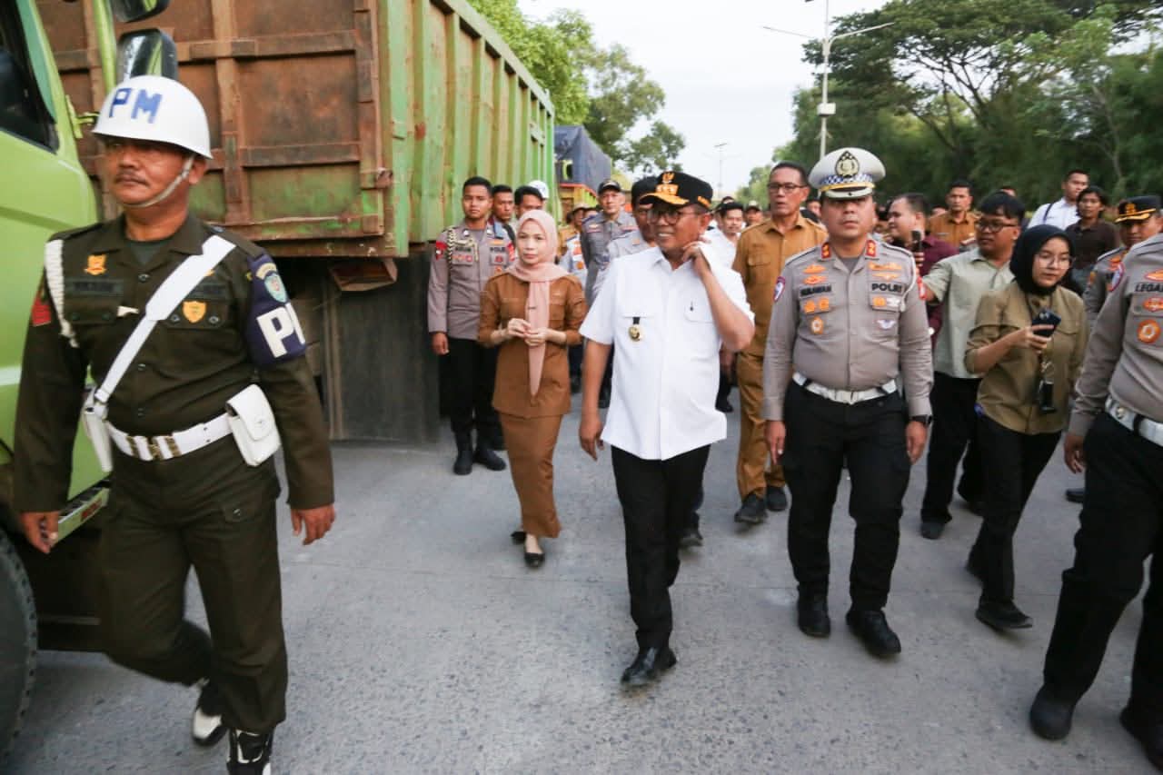 Andra Soni Tinjau Efektivitas Aturan Pembatasan Jam Operasi Truk Tambang