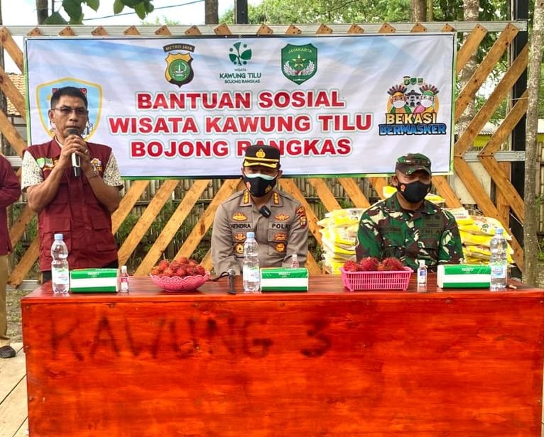 Gandeng TNI- POLRI, Wisata Kaung Tilu Bojong Rangkas Bagikan Paket Sembako