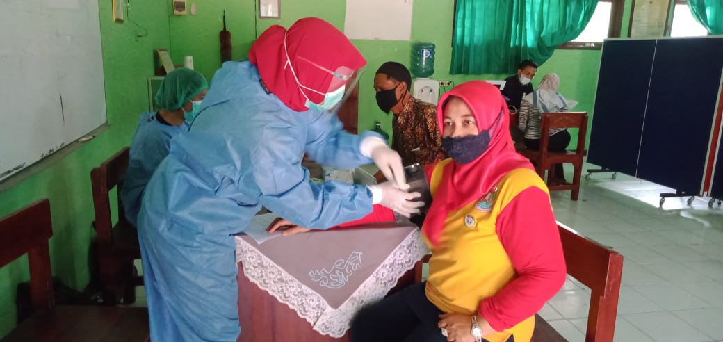 SMPN 5 Kota Bekasi Jadi Tempat Vaksin Tenaga Pengajar