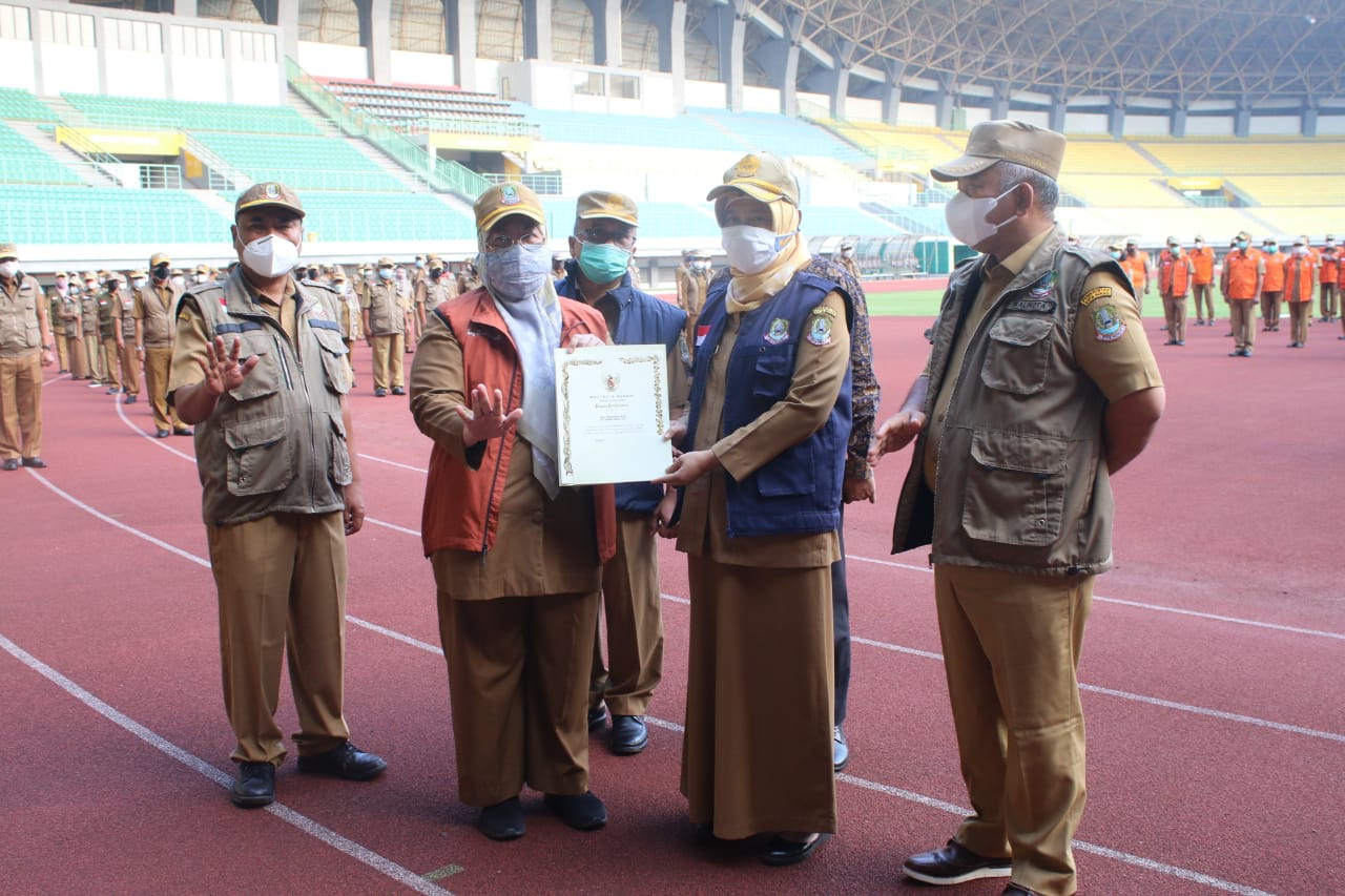 Apel Senin Di rangkai Dengan Penyerahan Bantuan CSR Dan Penyerahan Beberapa Penghargaan
