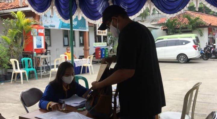 Pemkot Bekasi Gelar Vaksinasi Dosis Ke Dua Bagi Warga Yang Telah Vaksin Di Stadion PCB