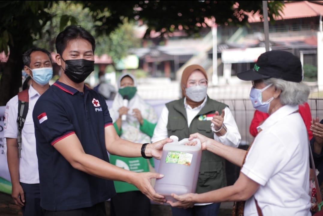 Giat Perdana Penyemprotan Udara Kota Bekasi dengan ECO ENZYME