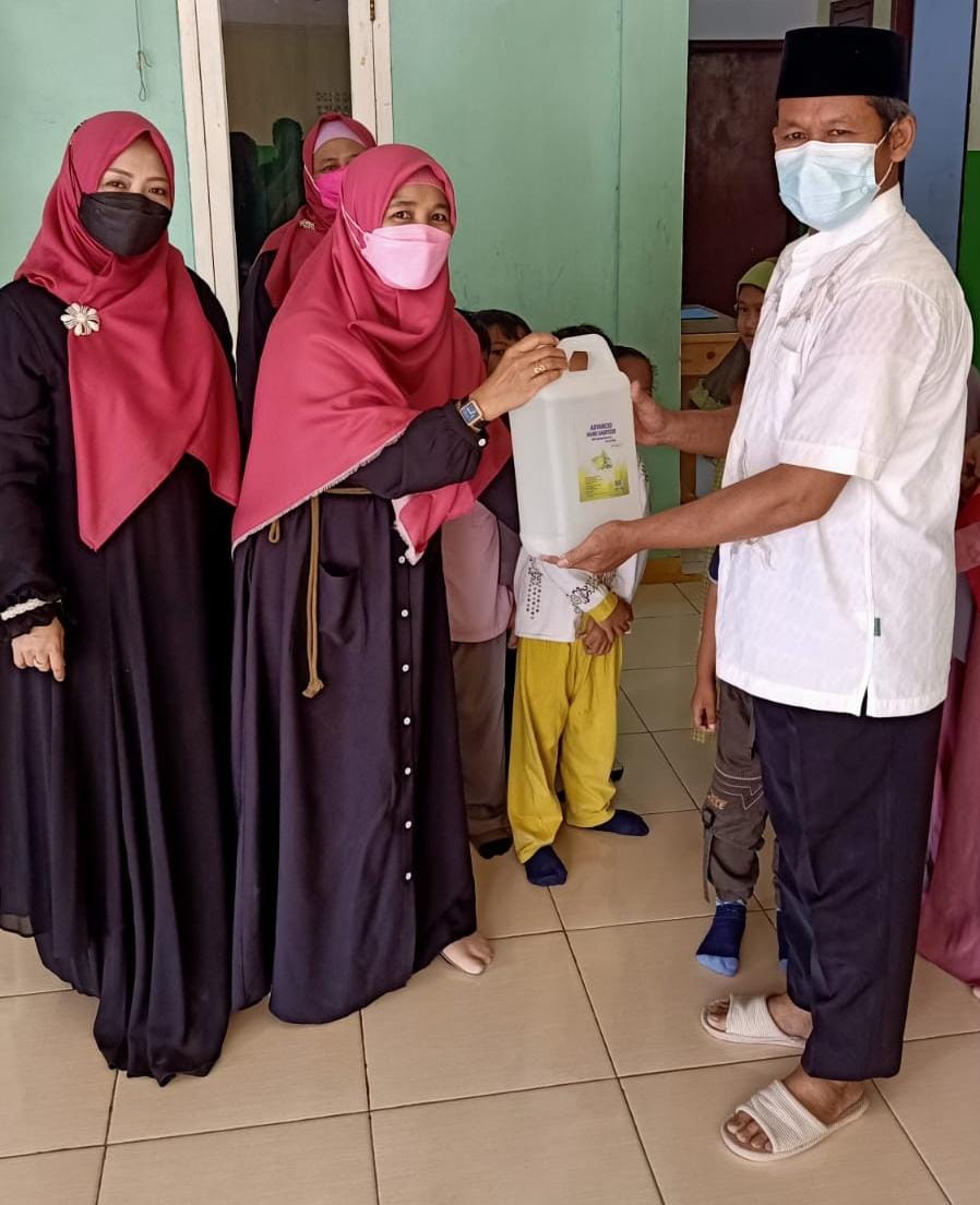 Berbagi Dan Peduli Sesama, DWP Kota Bekasi Gelar “Jumat Berkah”