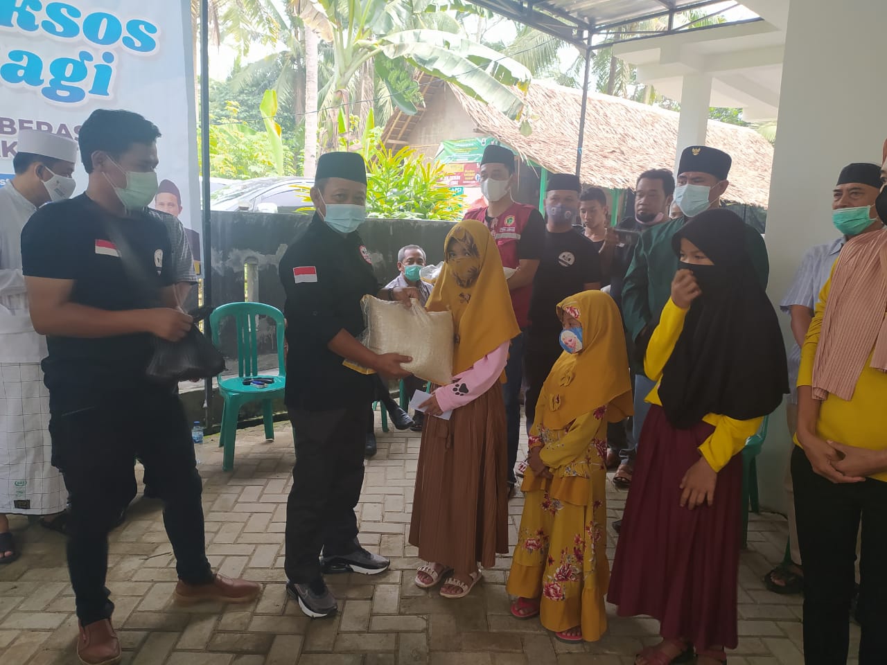 PWI dan Ormas Jarum Gelar Baksos Untuk Yatim Piatu dan Dhuafa