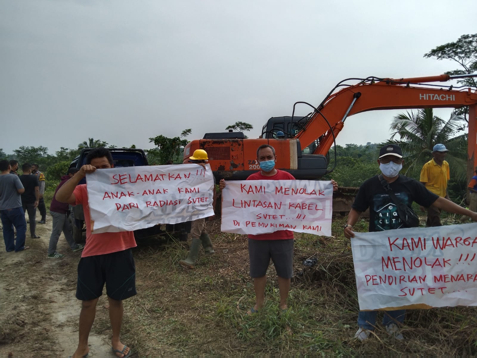 Warga Perum Royal Garden Lebak Tolak Pembangunan Menara Sutet