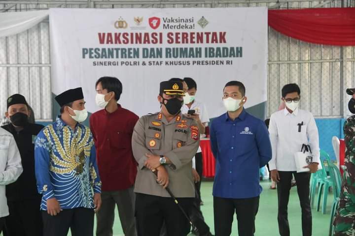 Kapolres Lebak Polda Banten Tinjau Pelaksanaan Vaksinasi Serentak Pesantren Dan Rumah Ibadah