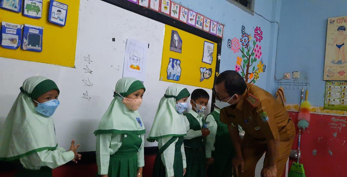 Pandemi Belum Selesai, Kadisdik Imbau Guru Lebih Ketat Laksanakan Prokes