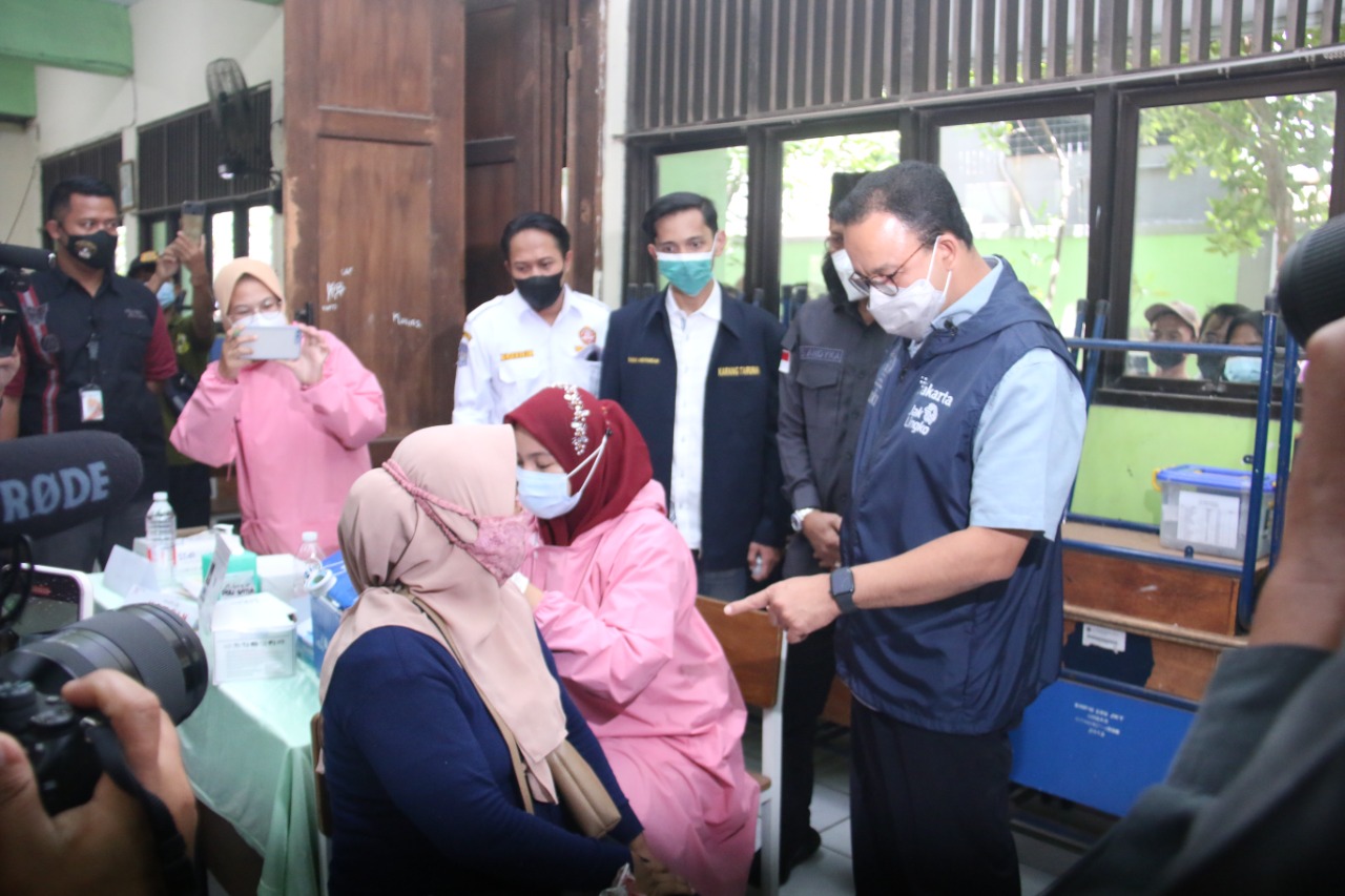Gubernur DKI Apresiasi Vaksinasi Hingga Beasiswa Pelajar Yatim Piatu Terdampak Covid-19