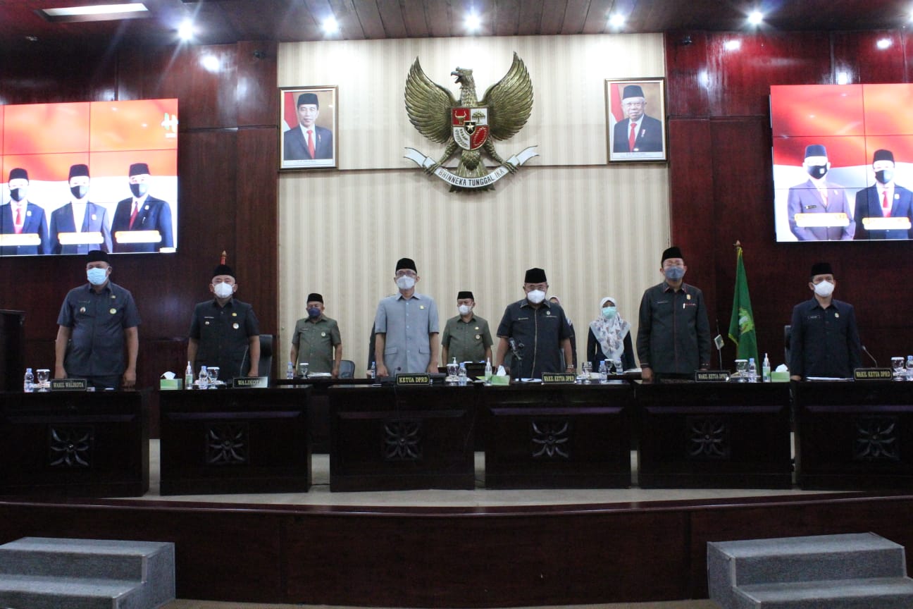 Wali Kota Sampaikan Rancangan Peraturan Daerah Tentang Perubahan Anggaran Pendapatan Dan Belanja Daerah Kota Bekasi di Rapat Paripurna