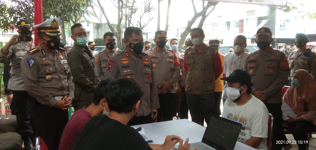 Kapolda Metro Jaya Kunjungi Pelaksanaan Vaksin Di Gerai 311 Vaksin Merdeka Aglomerasi Pondok Melati