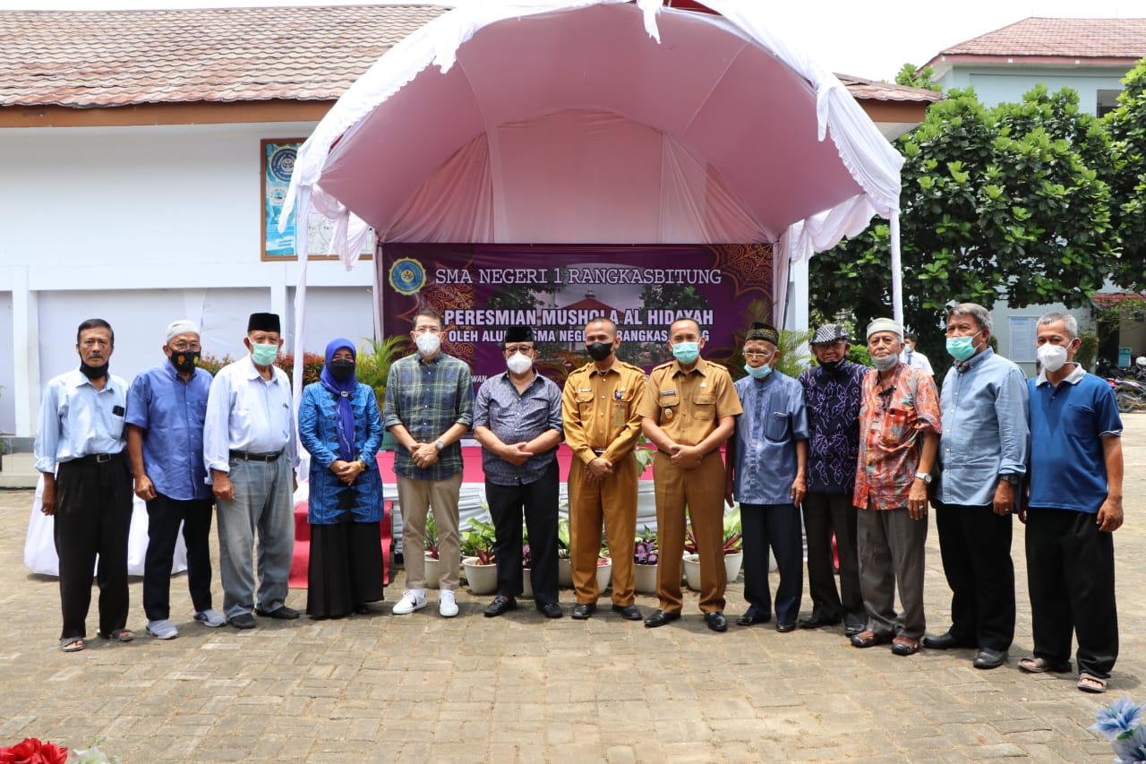 wabup Lebak Menghadiri Serah Terima Mushola Dari Alumni Ke Sekolah SMAN 1 Rangkasbitung