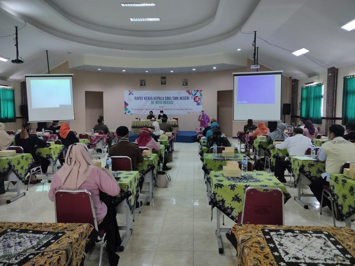 Kejari Bekasi Adakan Penyuluhan Hukum Kepada MKKS