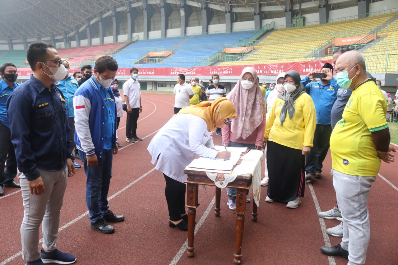 MOU Pemerintah Kota Bekasi Dengan PMI, KNPI, Dan Karang Taruna Mengenai Percepatan Vaksin Kota Bekasi