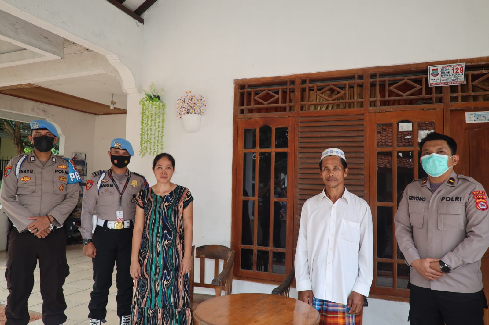 Tim Kesehatan Polda Banten Kunjungi Rumah Korban Aksi Unjuk Rasa di Kabupaten Tangerang