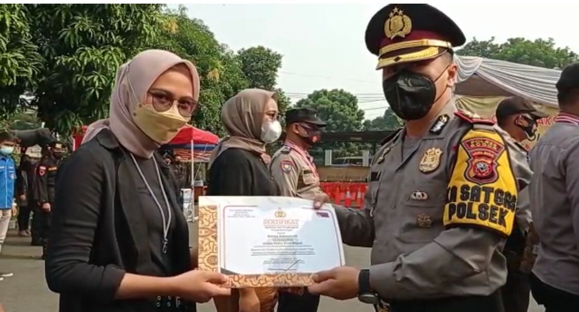 Nakes dan Relawan Sebanyak 49 org Mendapatkan Penghargaan