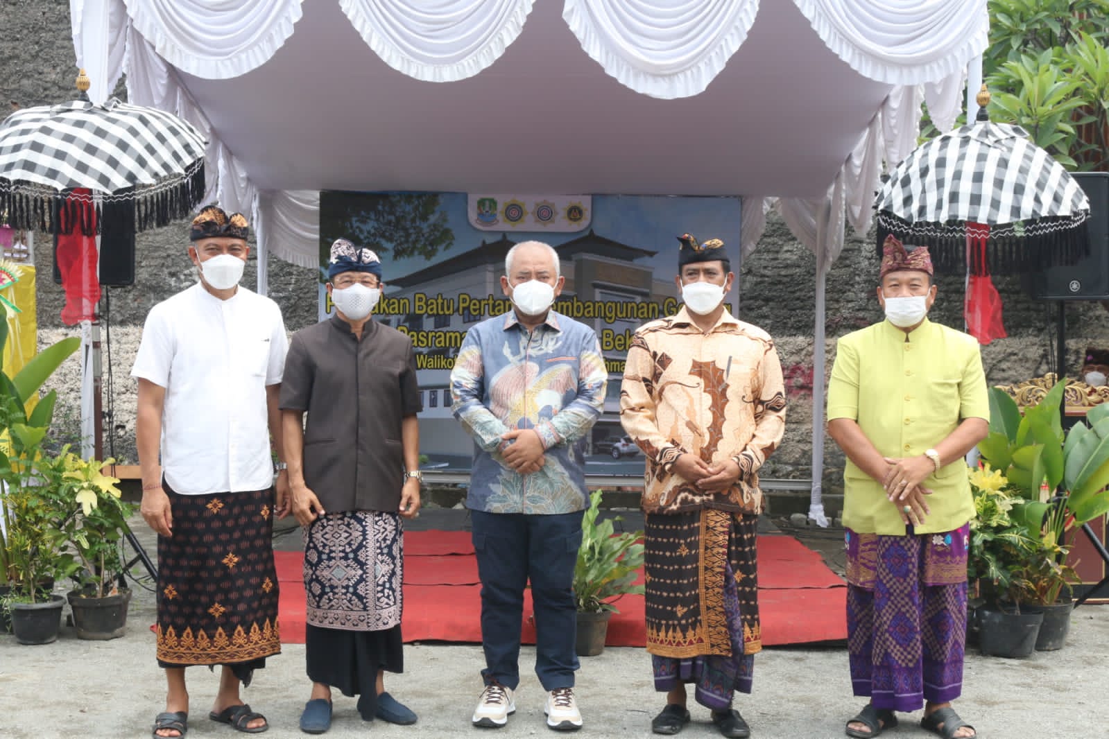 Wali Kota Bekasi Hadiri Peletakan Batu Pertama Pembangunan Gedung Pasraman dan Serbaguna Pura Agung Tirta Bhuana