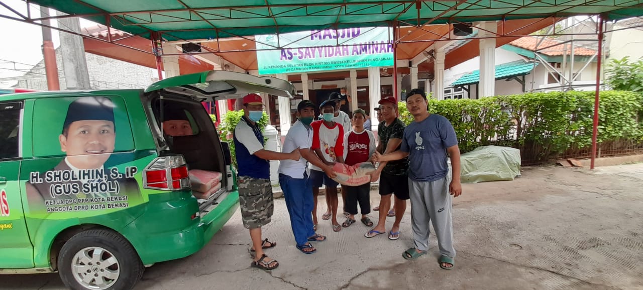 Terpilih Kembali pada Muscab PPP ke VIII, Gus Shol Kembali Sambangi Masjid Beri Bantuan Semen