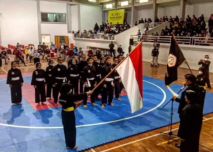 Atlit Pencak Silat Kabupaten Karawang Di Kukuhkan