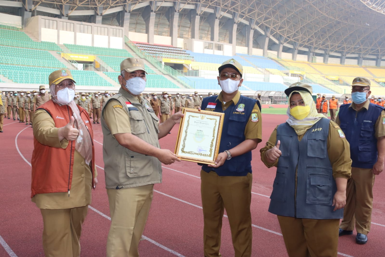 Apel Pagi RSUD dr. Chasbullah Abdul majid Penyerahan Beberapa Penghargaan